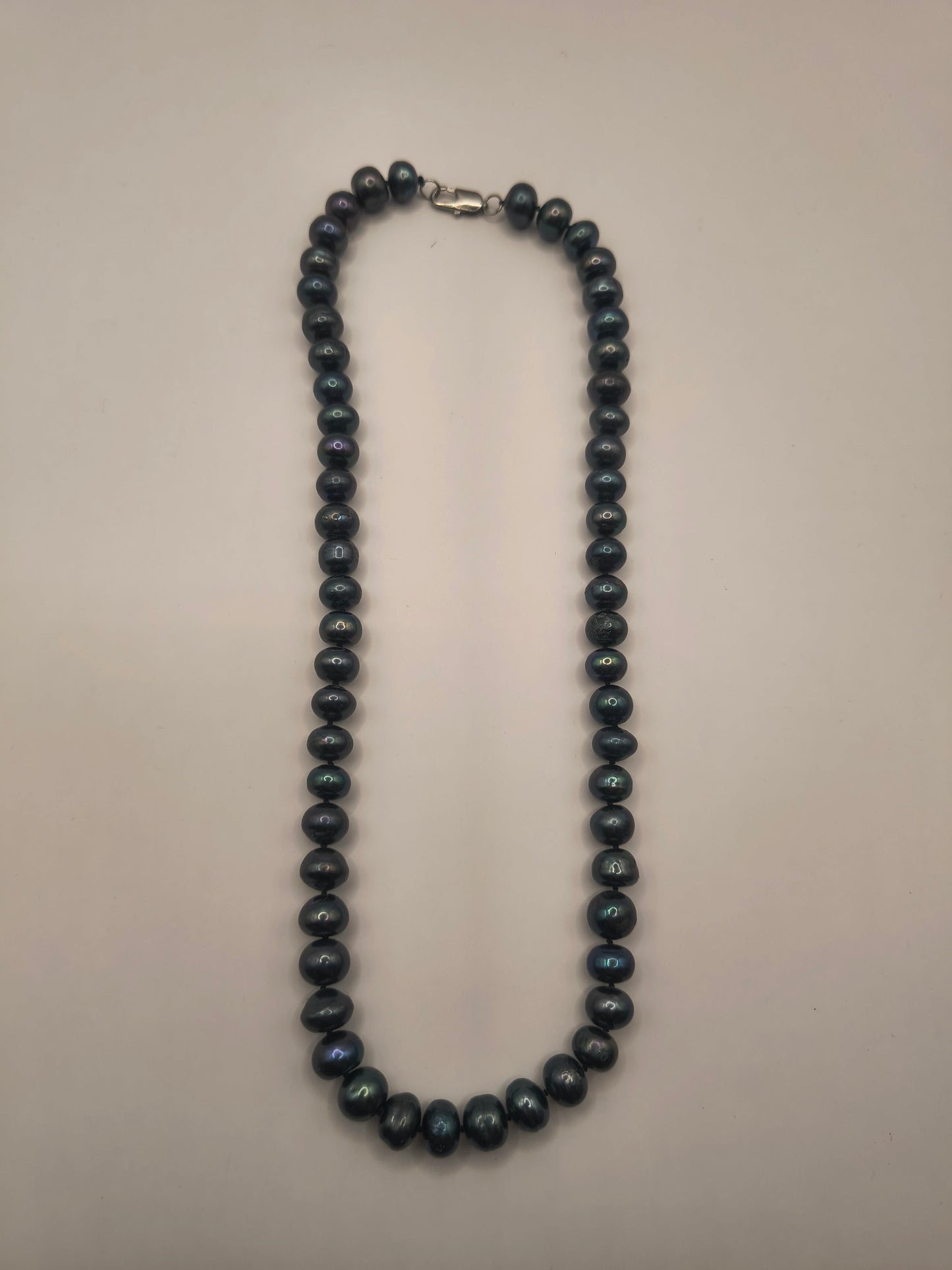 Black freshwater pearl necklace (Small pearls)