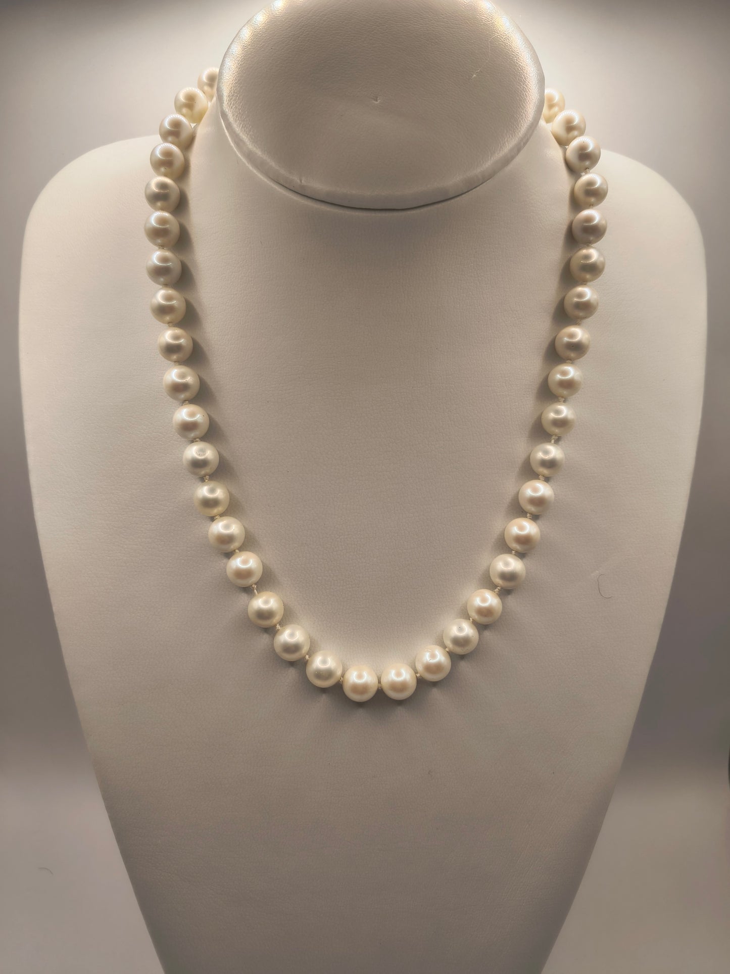 Mother of pearl necklace (Small pearls)