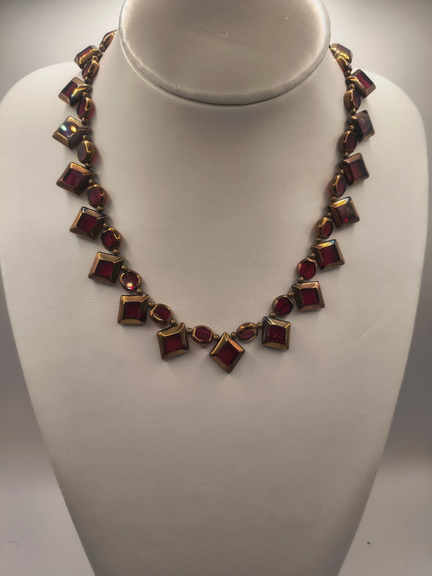 Red stained venetian glass necklace (Rounded/ Diamond)
