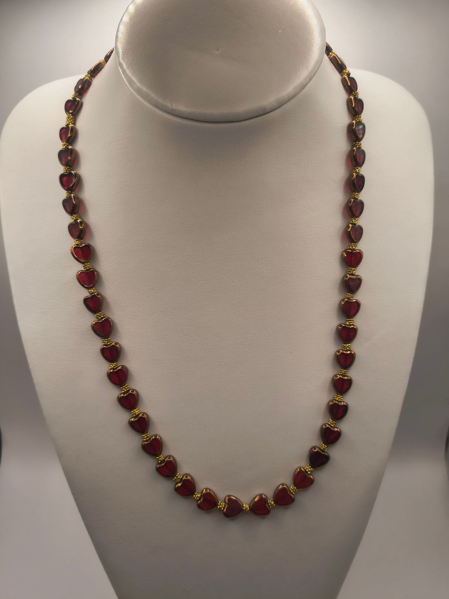 Red stained venetian glass necklace (Hearts)