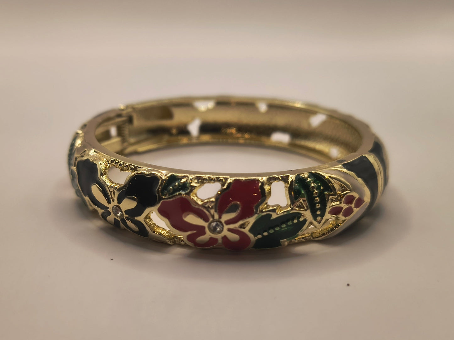 Polished ornate floral bracelet G