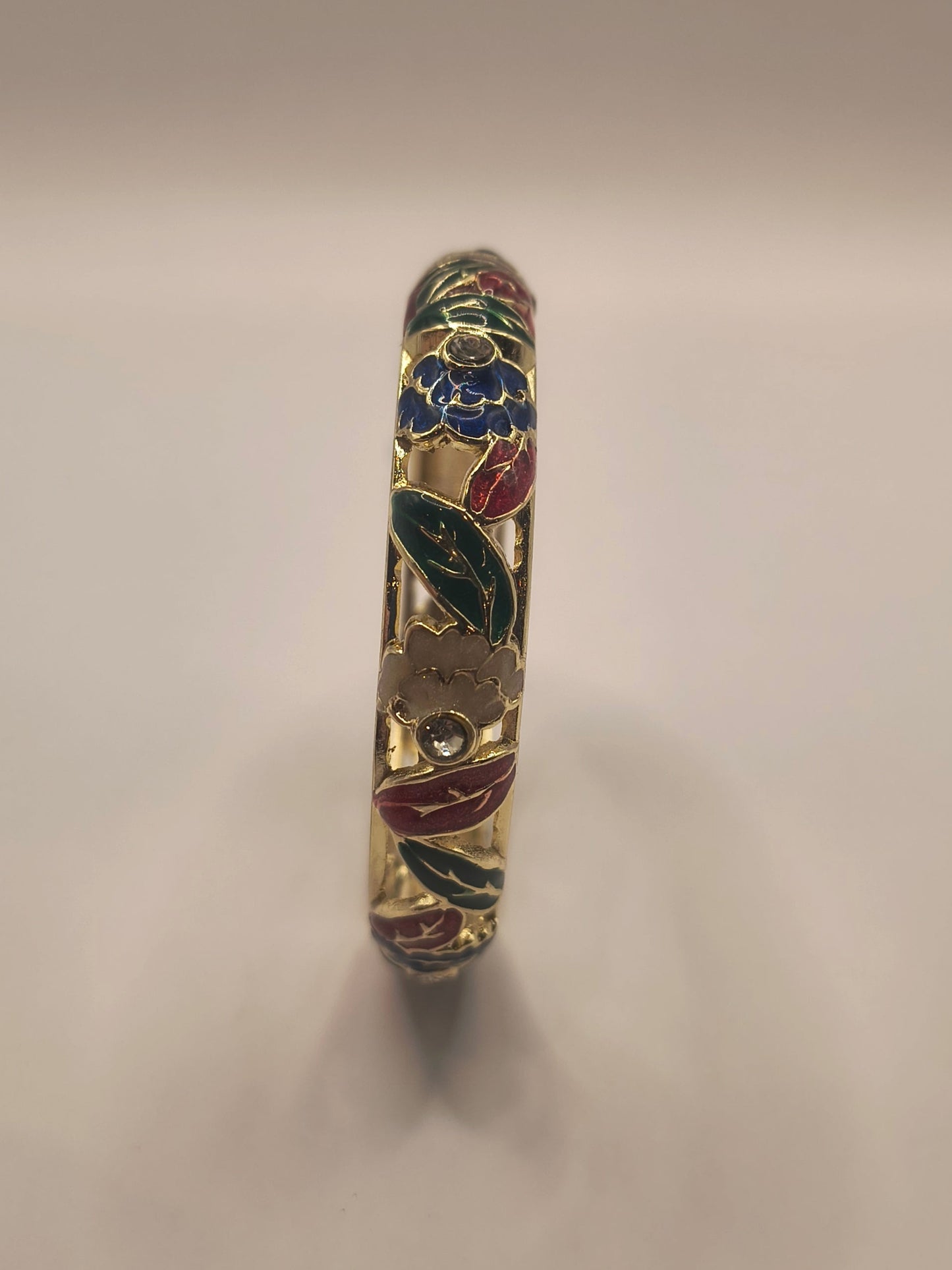 Polished ornate floral bracelet K