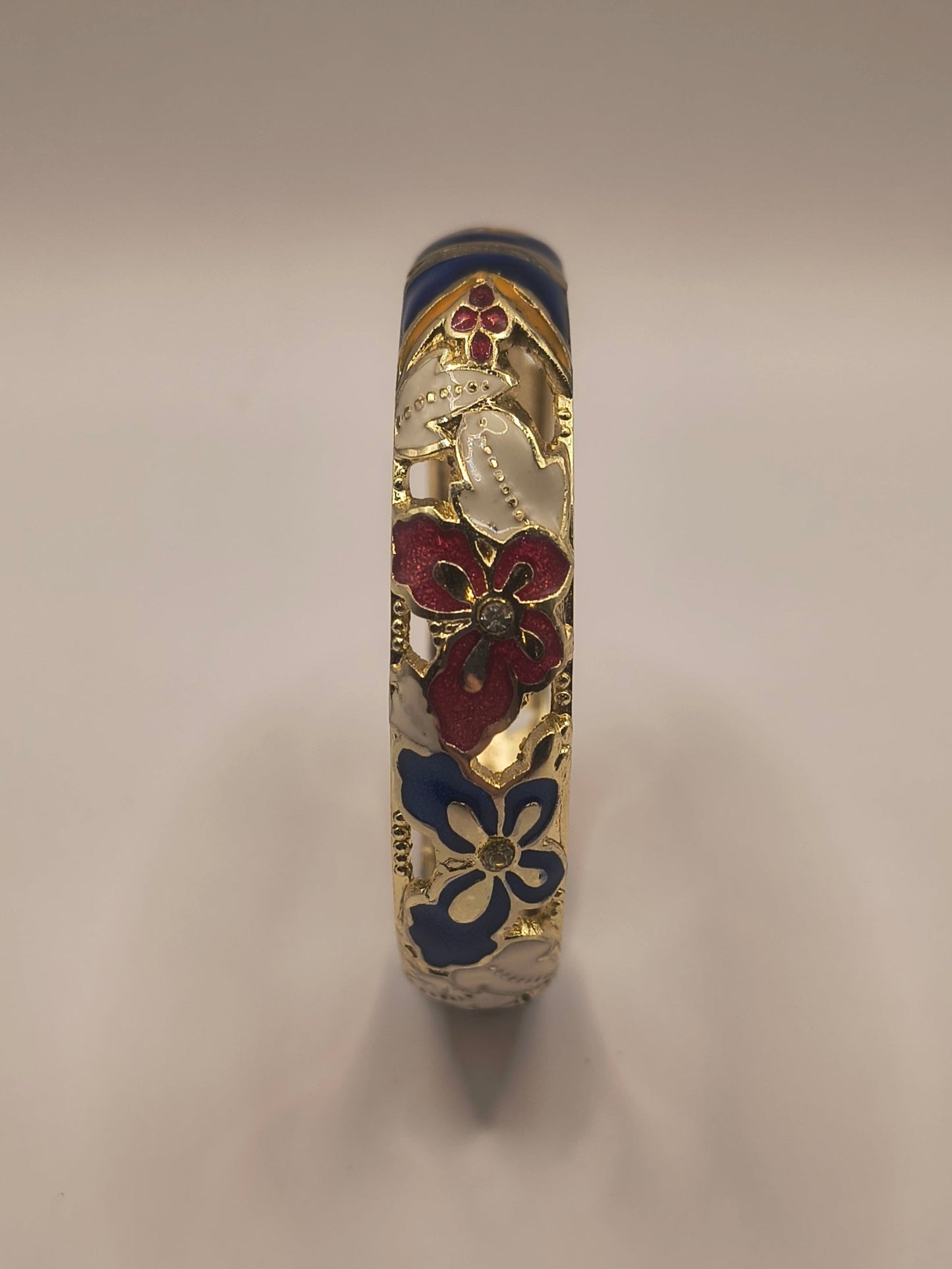 Polished ornate floral bracelet I